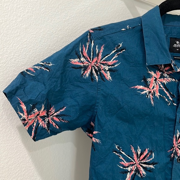 RIP CURL Boys surf shirt, Button-Down, Worn ONE Time, looks BRAND NEW!! - Picture 4 of 9